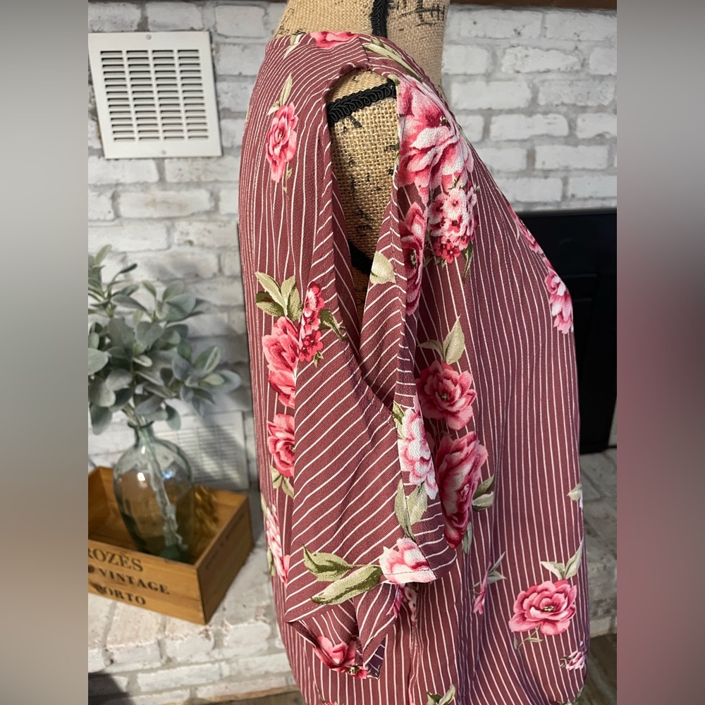 Emerald Rose Print Top - Picture 5 of 10